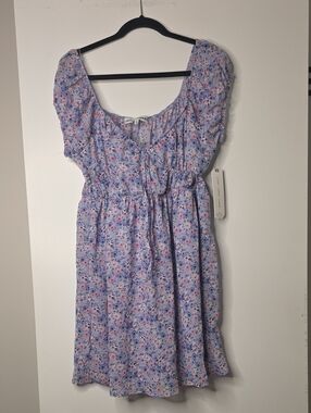Discovery Lavender Floral Flutter-Sleeve Dress